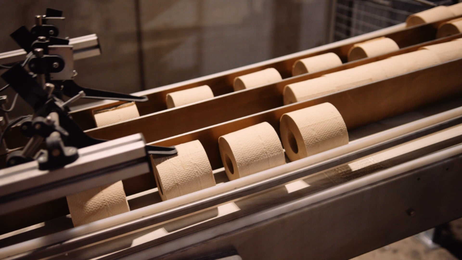 What is Unbleached Toilet Roll?